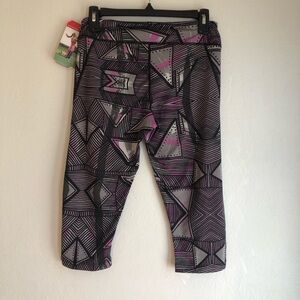NWT North Face leggings crop geometric size medium